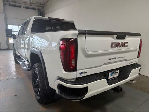 Used 2022 GMC Sierra 2500 Denali AWD/4WD image 3