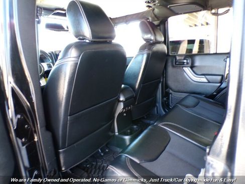 Used 2017 Jeep Wrangler Unlimited Sport AWD/4WD image 17