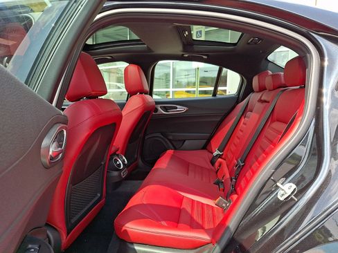 Used 2024 Alfa Romeo Giulia Ti w/ Performance Driving Package AWD/4WD image 10