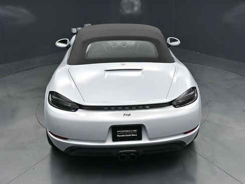 Used 2024 Porsche 718 Boxster RWD image 18