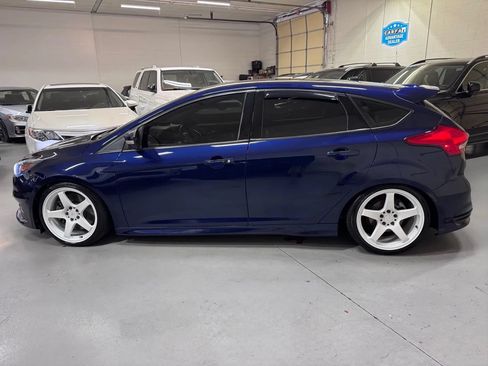 Used 2017 Ford Focus ST FWD image 6