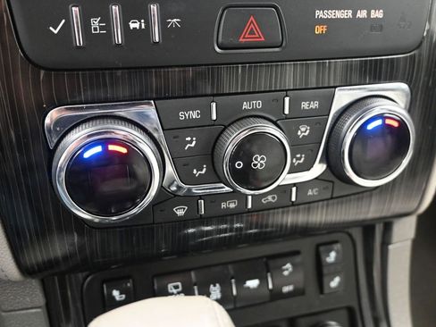 Used 2016 Chevrolet Traverse LT image 21