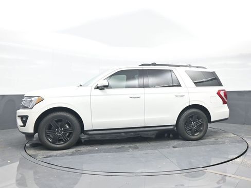 Used 2021 Ford Expedition XLT image 3