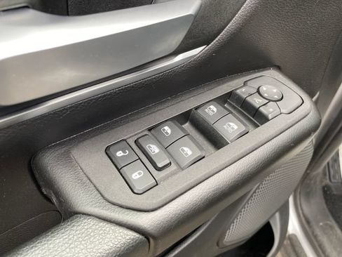 Used 2025 RAM 1500 Big Horn AWD/4WD image 16