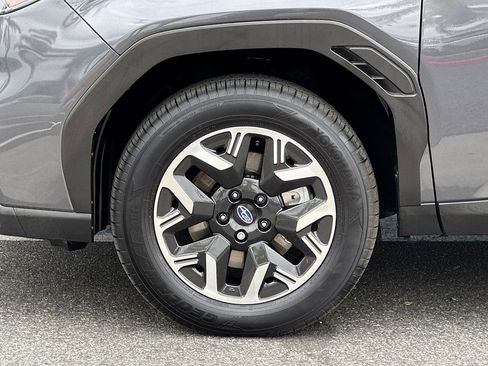 Certified 2025 Subaru Forester Premium AWD/4WD image 26