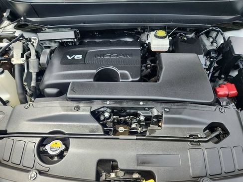Used 2019 Nissan Pathfinder SL AWD/4WD image 29