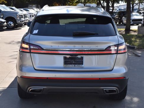 Used 2022 Lincoln Nautilus FWD w/ Premium Package image 9