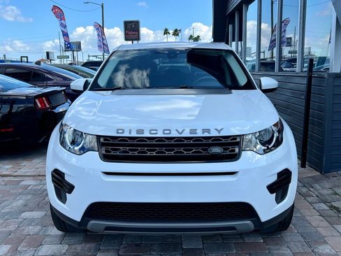 Used 2019 Land Rover Discovery Sport SE AWD/4WD image 4