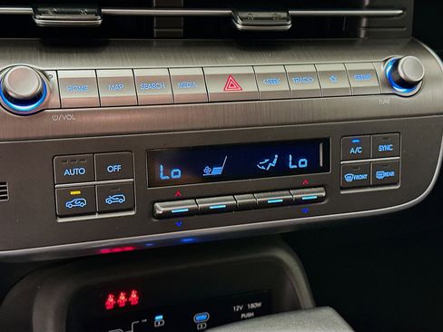 Used 2025 Hyundai Kona SEL image 23