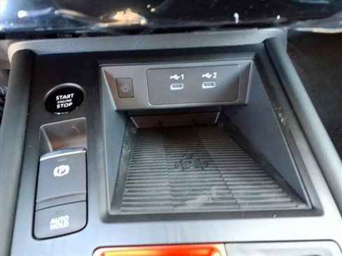 New 2026 Nissan Kicks SR image 13