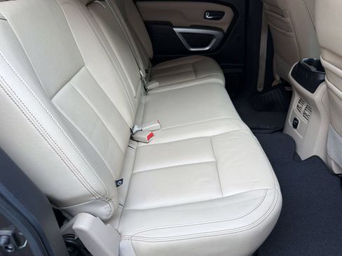 Used 2016 Nissan Titan SL RWD image 28
