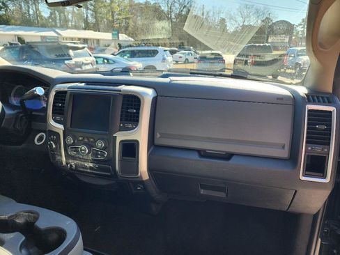 Used 2017 RAM 2500 SLT image 17