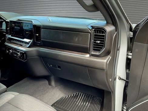 Used 2023 Chevrolet Silverado 1500 LT AWD/4WD image 18