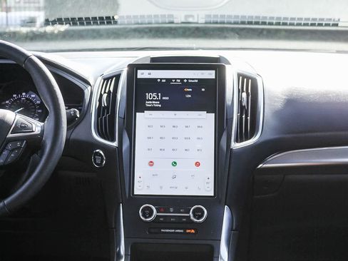 Used 2022 Ford Edge Titanium image 18