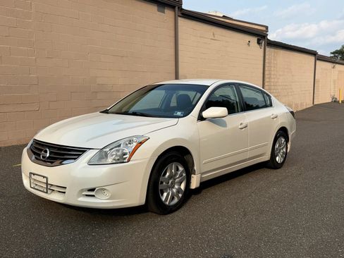 Used 2010 Nissan Altima 2.5 S FWD image 3