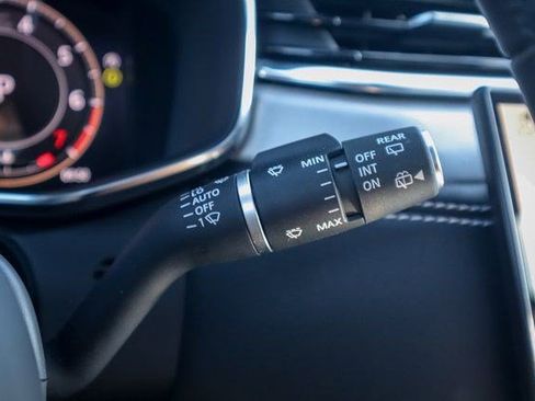 Used 2024 Jaguar F-PACE R-Dynamic S image 24