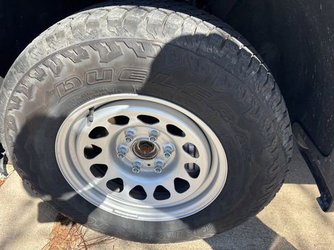 Used 2025 Chevrolet Silverado 1500 W/T w/ WT Safety Package AWD/4WD image 8