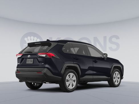 Used 2023 Toyota RAV4 LE FWD image 4