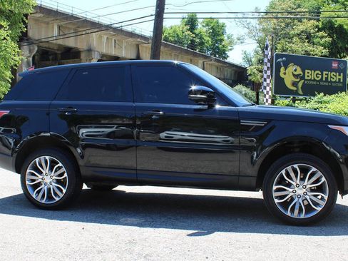 Used 2017 Land Rover Range Rover Sport SE AWD/4WD image 8