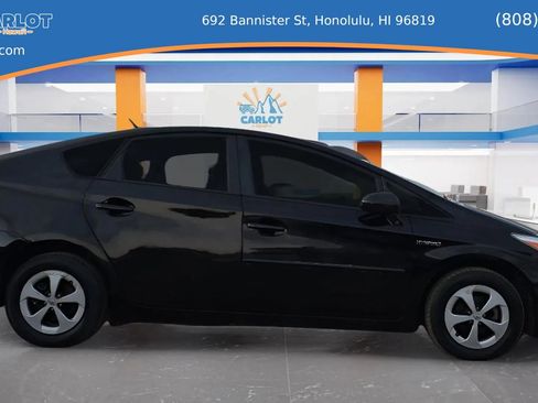 Used 2015 Toyota Prius Three image 7