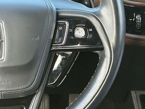 Certified 2022 Lincoln Aviator Reserve AWD/4WD image 21