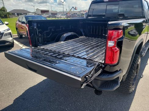 Used 2020 Chevrolet Silverado 2500 LTZ w/ LTZ Plus Package AWD/4WD image 9