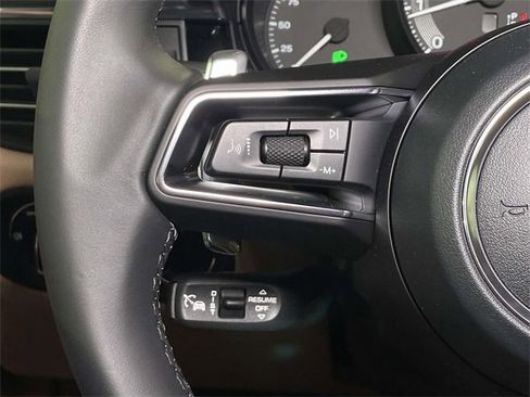 New 2026 Porsche Macan image 39