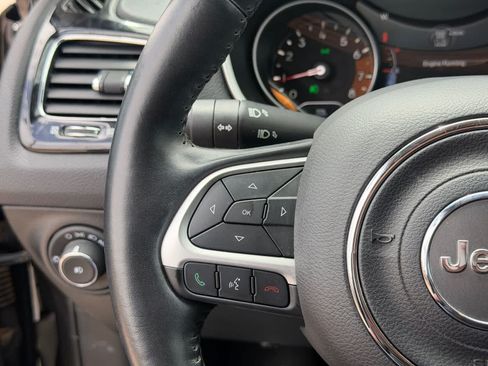 Used 2021 Jeep Compass Latitude w/ Sun and Sound Group FWD image 21