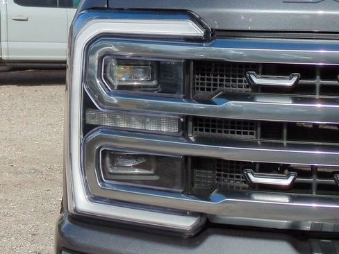 Used 2024 Ford F250 Platinum w/ FX4 Off-Road Package image 10