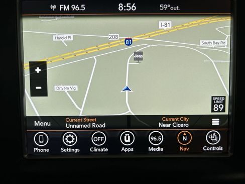 Used 2018 Jeep Grand Cherokee Altitude image 16