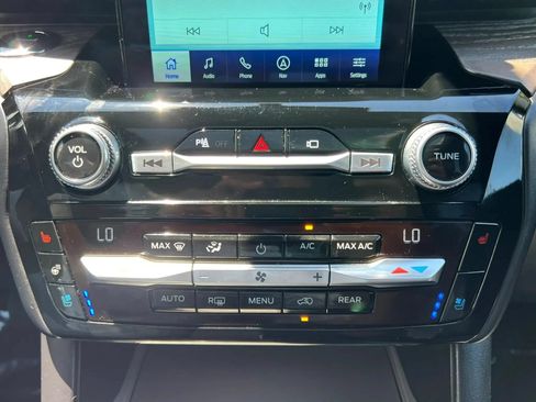 Used 2021 Ford Explorer Platinum w/ Equipment Group 601A AWD/4WD image 28
