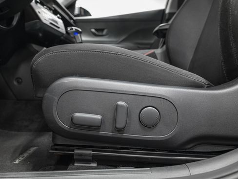 Used 2024 Hyundai Kona SEL FWD image 14