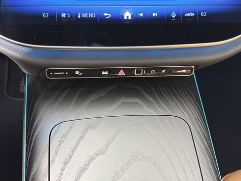 Used 2025 Mercedes-Benz E 450 4MATIC Sedan image 25