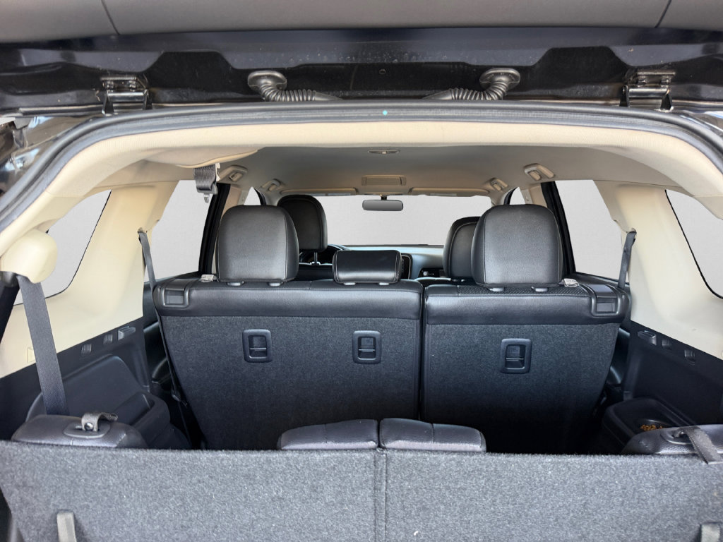 Used 2016 Mitsubishi Outlander SEL FWD image 27