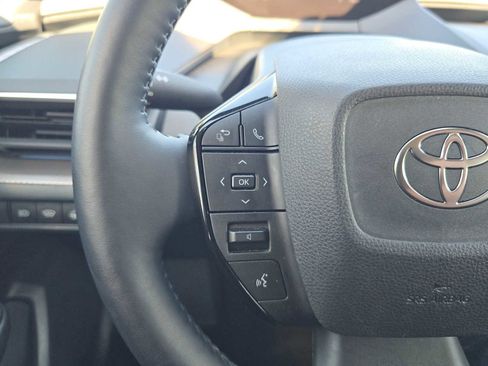 Used 2025 Toyota Prius XLE FWD image 30