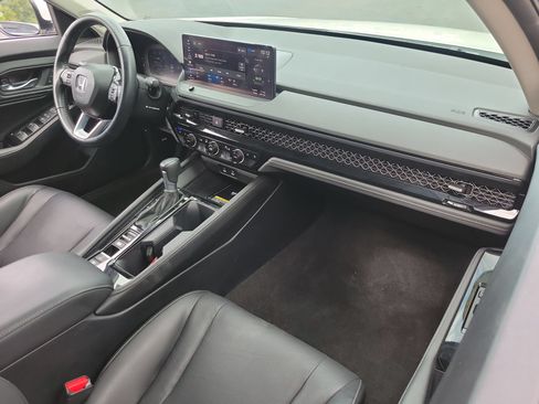 Used 2023 Honda Accord Touring image 12