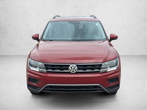 Used 2018 Volkswagen Tiguan SE image 2