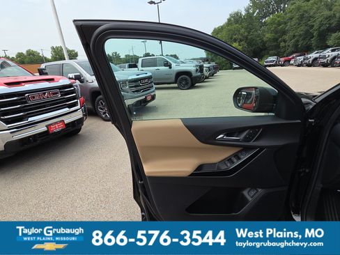 New 2027 Chevrolet Equinox ACTIV w/ Convenience Package III AWD/4WD image 12