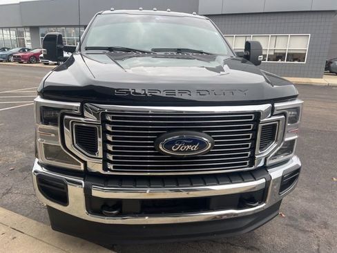 Used 2022 Ford F350 Lariat w/ Lariat Ultimate Package image 3