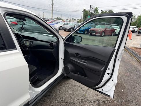 Used 2021 Nissan Kicks S FWD image 12