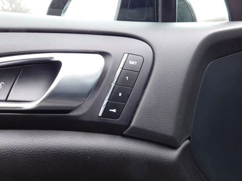 Used 2017 Porsche Cayenne Platinum Edition image 15