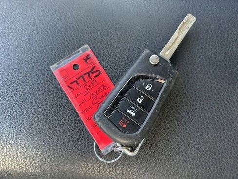 Used 2019 Toyota Camry L image 52