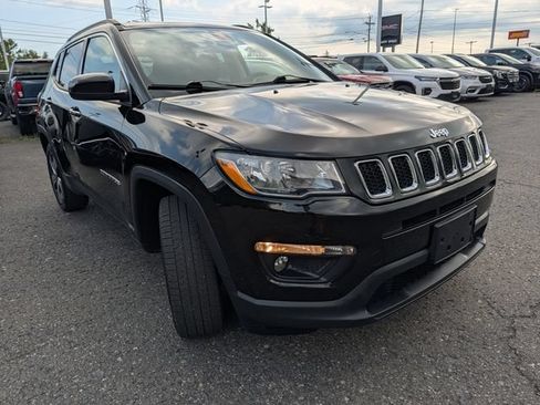 Used 2017 Jeep Compass Latitude w/ Popular Equipment Group AWD/4WD image 13