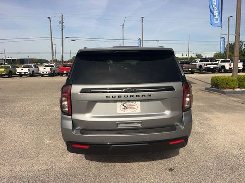 Used 2024 Chevrolet Suburban Z71 w/ Luxury Package AWD/4WD image 8