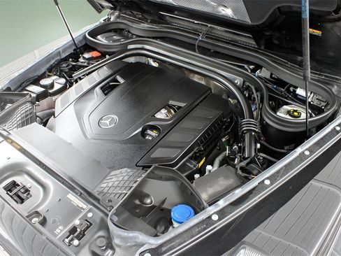 Used 2024 Mercedes-Benz G 550 image 27