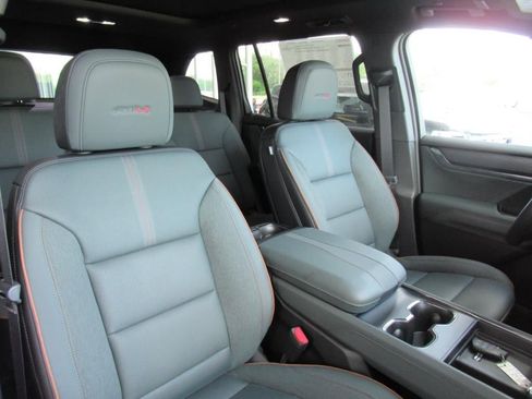 New 2025 GMC Acadia AT4 w/ Luxury Package image 7