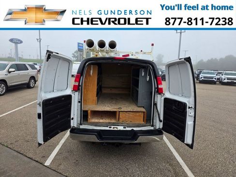 Used 2017 Chevrolet Express 3500 image 12