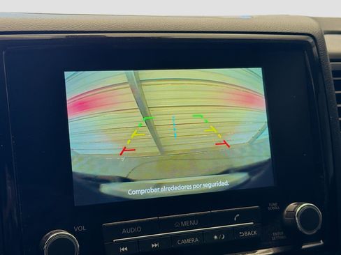 Used 2024 Nissan Frontier SV image 16