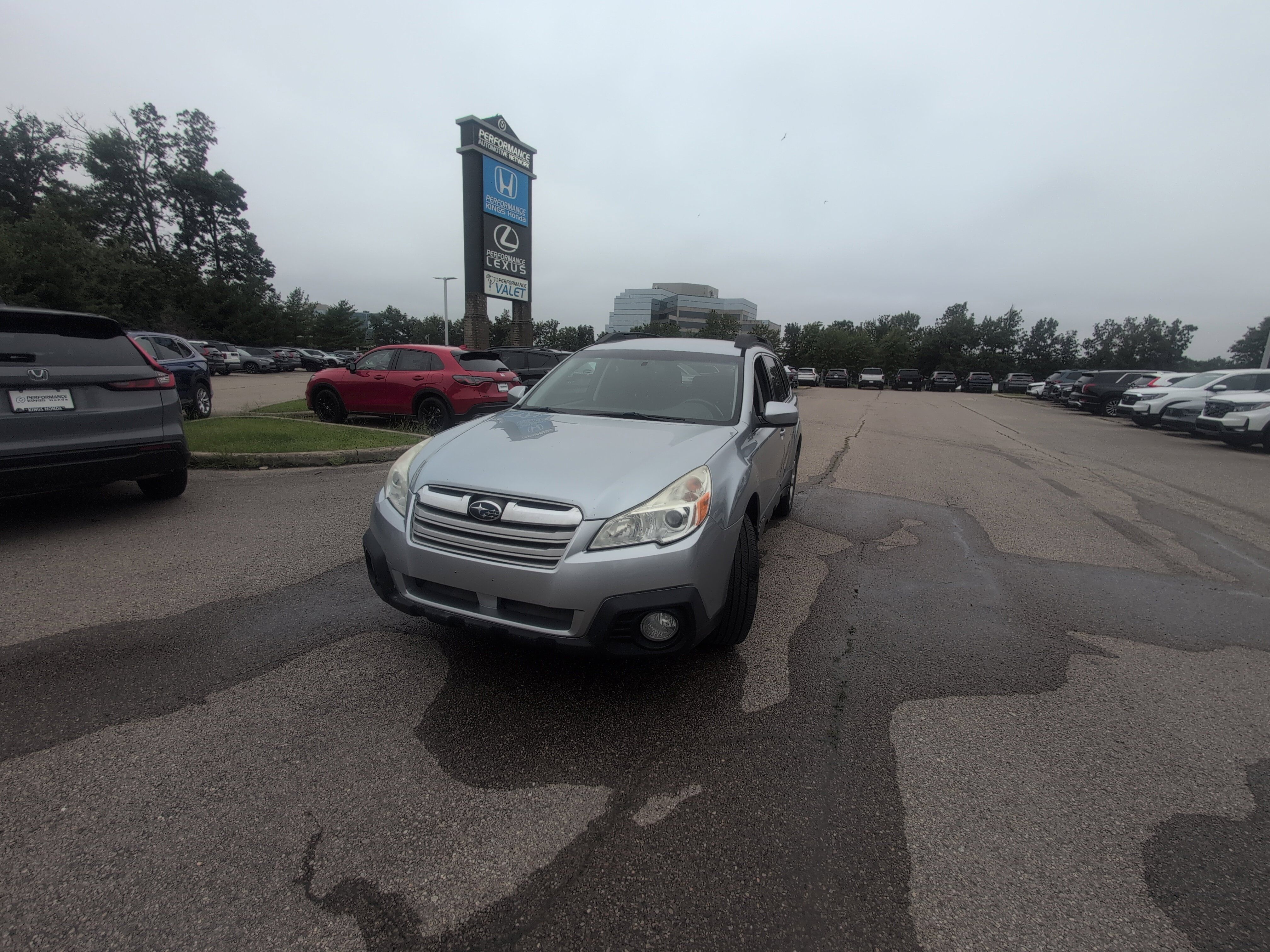 Used 2013 Subaru Outback 2.5i Premium AWD/4WD image 9