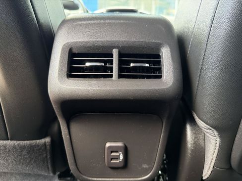 Used 2023 GMC Terrain SLT AWD/4WD image 38